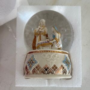 Lenox Snow Globe First Blessings Nativity